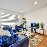 Royal Blue Wild Oasis Corner Pnhse Kingbed U/G Wi-Fi